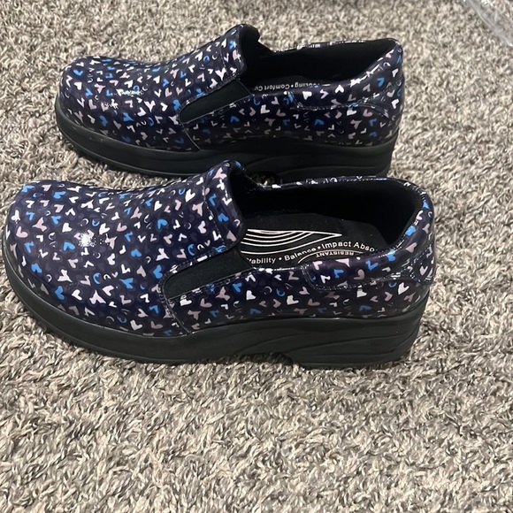 Easy Works by Easy Street 10W clogs - Picture 4 of 5